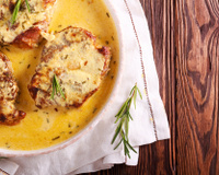 Bisteca de porco ao molho de mostarda