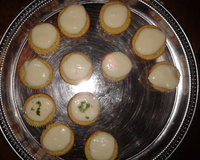 Bolinho de limão com cobertura de leite condensado