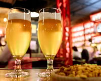 Você não sabe, mas essa é a real diferença entre cerveja e chopp que faz algumas pessoas gostarem de só uma das bebidas