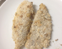 Peixe empanado assado
