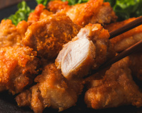 Karaage: aprenda a fazer o frango frito japonês que fica crocante por fora e muito suculento por dentro
