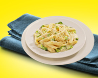 Penne ao molho de queijo e brócolis