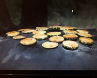 Abobrinha grelhada ao molho de pimenta defumada 