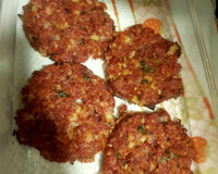 Hambúrguer artesanal de carne-seca com bacon da Fiuza