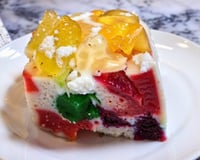 Gelatina colorida com creme de leite condensado