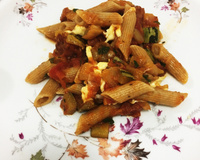 Macarrão com abobrinha e calabresa