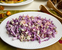 Salada de repolho com molho de iogurte