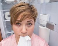 Por que algumas pessoas sentem vontade de comer papel-higiênico?! Spoiler: não é desejo de grávida!