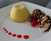 Petit Gateau de Chocolate branco