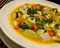 Sopa de legumes e verduras