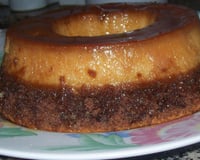 Bolo de chocolate com pudim de leite condensado