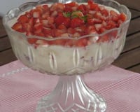 Merengue de morango com suspiro