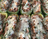 Canoa de abobrinha recheada com carne moída