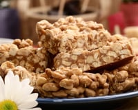 Pé de moleque de leite condensado