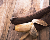 As bananas ficarão frescas e sem escurecer por mais 2 semanas se armazenadas em um lugar que você nunca pensou