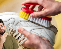 Como lavar e secar tênis brancos para que não fiquem amarelados e pareçam sempre novos!
