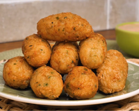 Do jeitinho que a gente ama: bolinho de arroz com queijo do TudoGostoso que derrete na boca