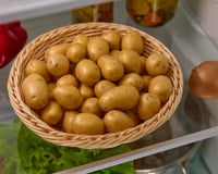 Batatas podem durar semanas sem brotar se forem armazenadas no lugar certo: descubra o segredo no TudoGostoso