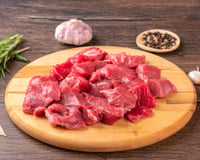 Como amaciar a carne em 5 minutos: o truque de cozinha que salva um pedaço duro antes do cozimento