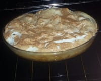 Chico balanceado com banana