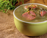 Caldo verde sem batata fica ainda melhor com este truque simples e barato que eu aprendi no TudoGostoso