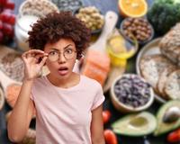 Sou nutricionista e indico 3 alimentos ricos em ômega-3 que ajudam a controlar o colesterol: "Um pedaço desse alimento forneceria a quantidade semanal recomendada"