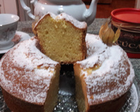 Pão-de-ló de fubá Sanclair