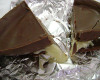 Ovo de Páscoa recheado com trufa branca