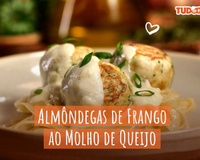 Almôndegas de frango ao molho de queijo