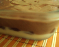 Torta gelada de waffer coberta com chocolate