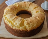 Pão de queijo gigante feito no forno: fofinho por dentro e muito crocante por fora, pronto em 30 minutos!