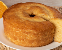 Nada melhor do que o simples bem feito: bolo de laranja delicioso e perfeito para acompanhar o café