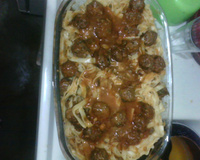 Macarrão com mini almondegas