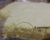 Bolo de fubá com queijo e coco