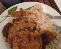 Bife acebolado com molho de maionese