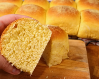 Adeus café da manhã sem graça: esse pão milho fofinho de liquidificador é delicioso, todo mundo vai amar