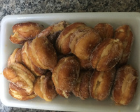 Sonho com recheio de doce de leite