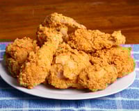 Como requentar frango frito e manter a sua crocância