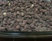 Amendoim com chocolates