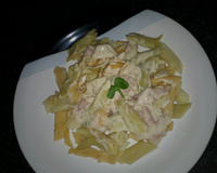 Macarrão com presunto e queijo