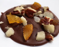 Mendiants (discos de chocolate com frutas secas)