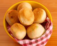 Pão de queijo de liquidificador (com polvilho azedo)