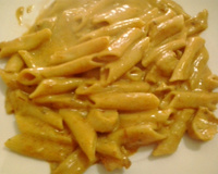 Macarrão com frango na panela de pressão