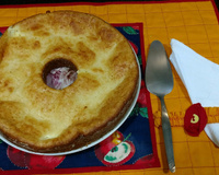 Pão de queijo gigante, recheado com requeijão cremoso
