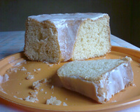 Bolo de iogurte com cobertura de limão