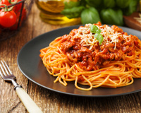 Fazer macarronada sem cozinhar o macarrão dá certo mesmo ou é pegadinha?