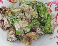 Brócolis com bacon e creme de leite