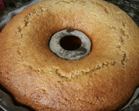 Bolo úmido de laranja