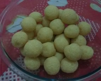 Pão de queijo com bastante queijo