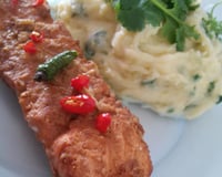 Salmão com molho de alcaparras